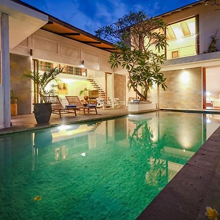 Bias Villa Seminyak Esterno foto