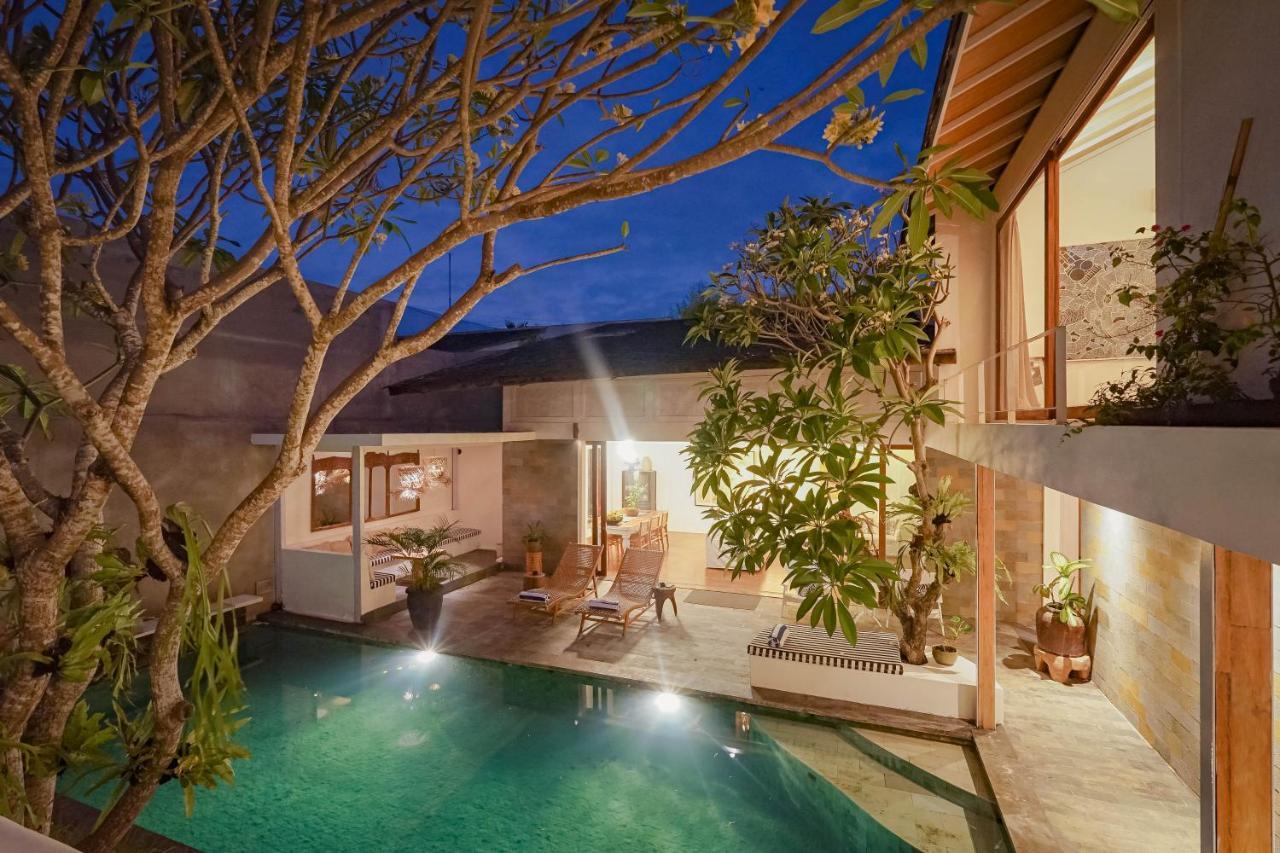 Bias Villa Seminyak Esterno foto