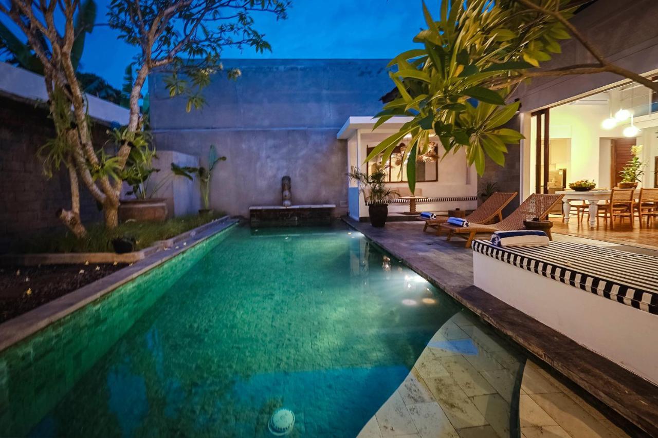 Bias Villa Seminyak Esterno foto